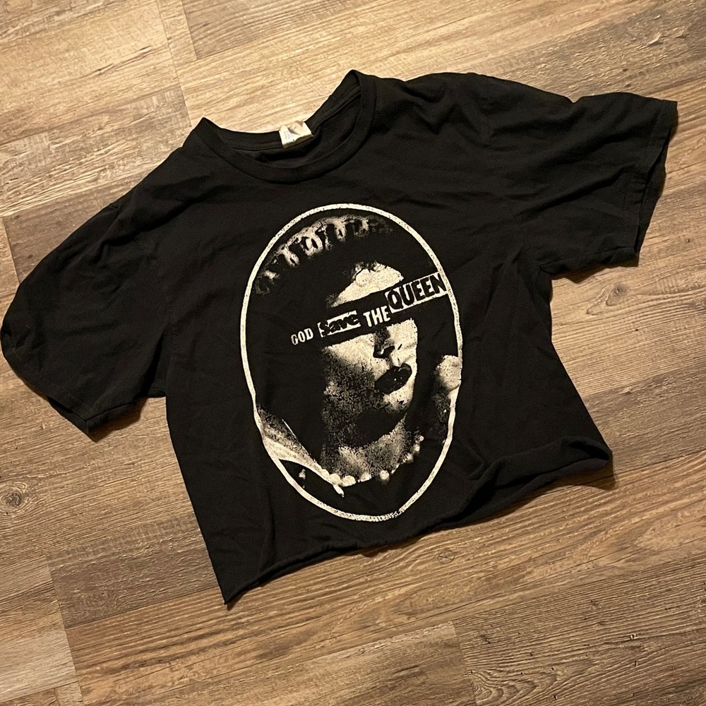 Black Cropped Graphic Tee with 'God Save The Queen' Print